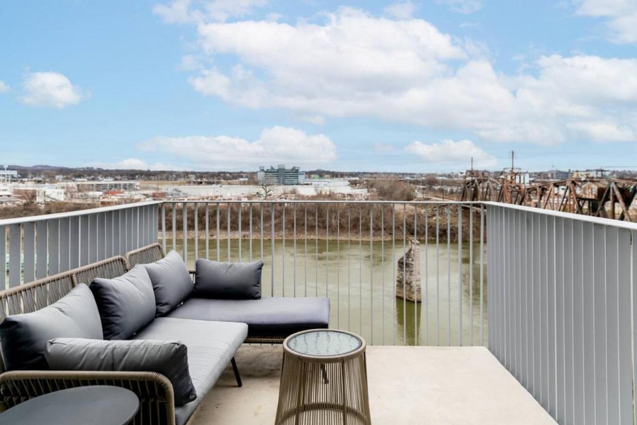 Stunning River View Condo Walk To Downtown Rooftop Patio Nashville Eksteriør billede