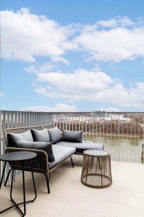 Stunning River View Condo Walk To Downtown Rooftop Patio Nashville Eksteriør billede